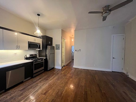 3rd image of 162 Underhill Ave #B2