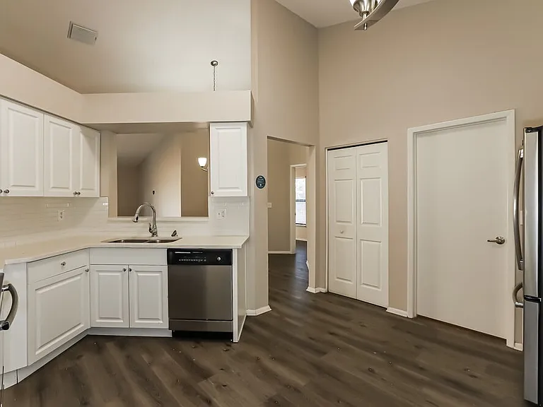 11504 Smokethorn Dr — Photo 7