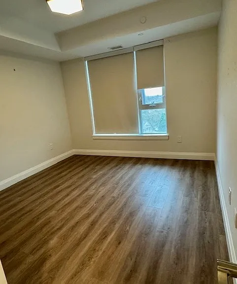 460 Columbia St W — Photo 114