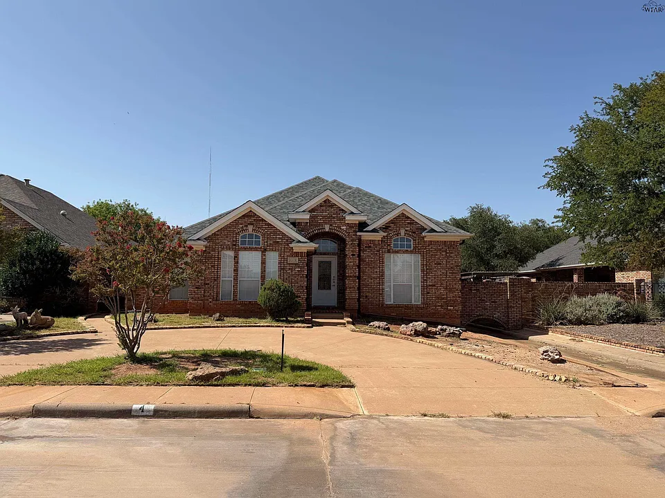 4 Warwick Ct