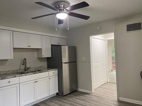 5th image of 404 N Outer Dr