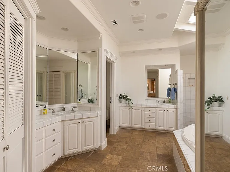 407 Mendoza Ter — Photo 44