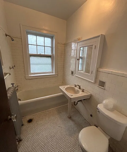 1154 W Lunt Ave #307 — Photo 11