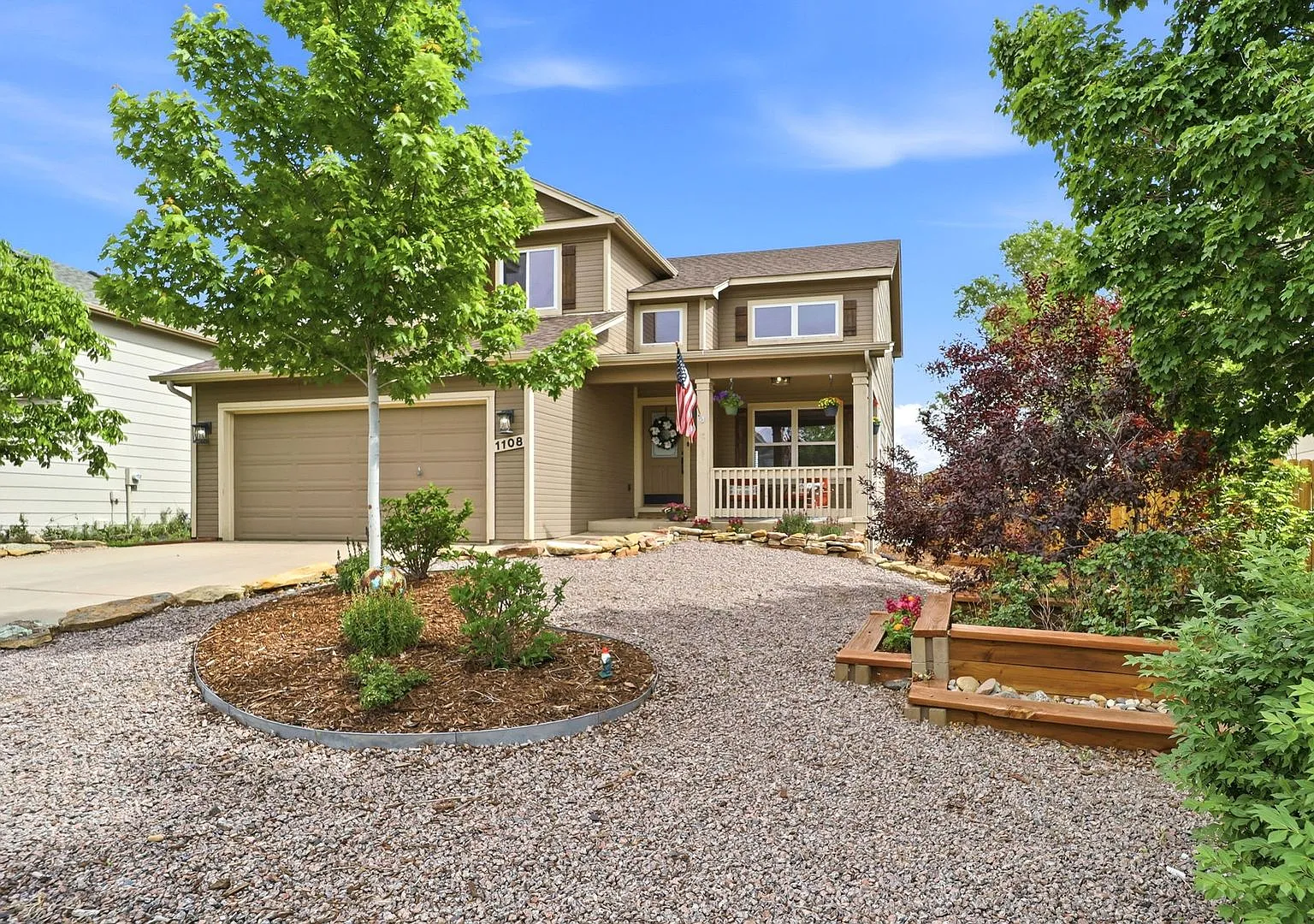Updated 4-bedroom, 4 bathroom home located minutes from Fort Carson — Photo 3