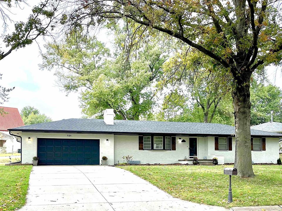 1st image of 121 N Park Ln