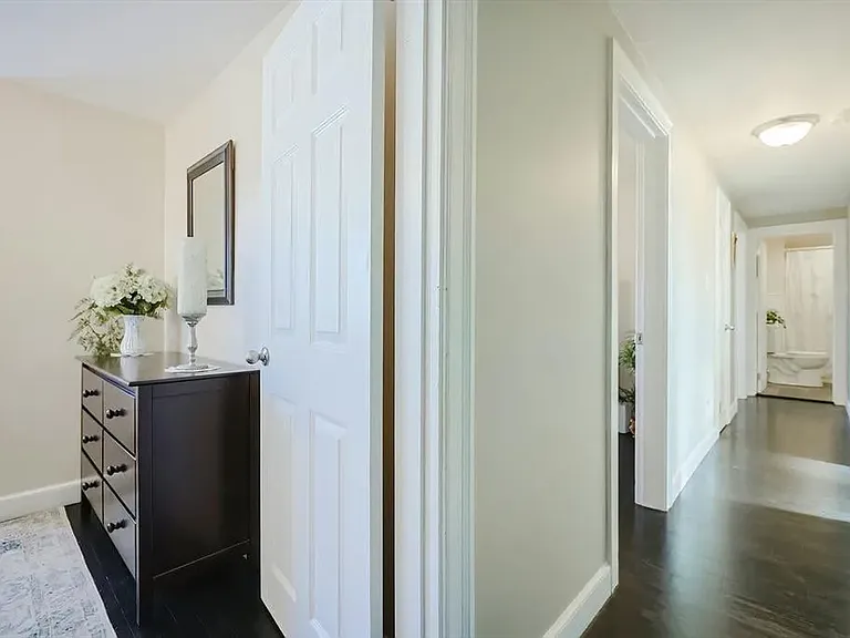 44 S Bedford St — Photo 20