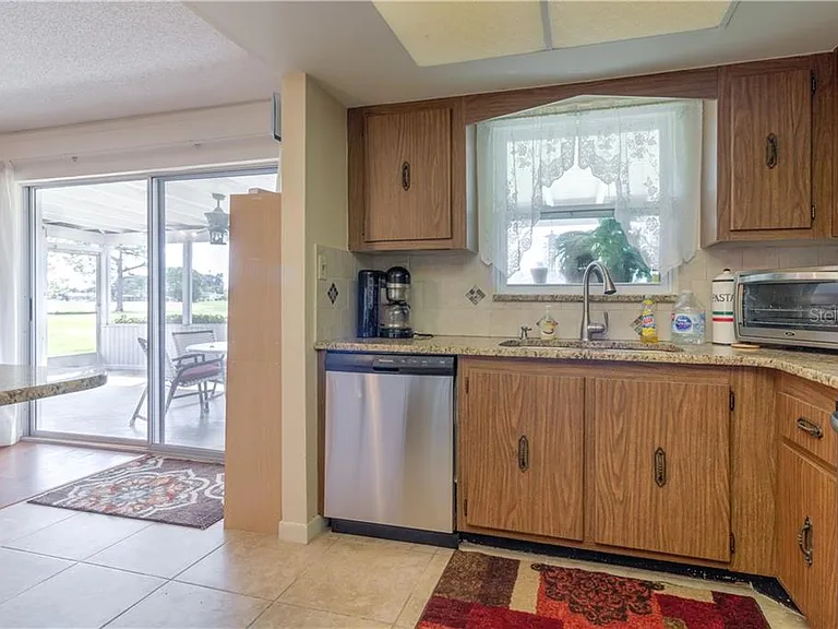 37 Oakland Hills Pl — Photo 12