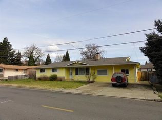 923 SW Spruce St, Grants Pass, OR 97526
