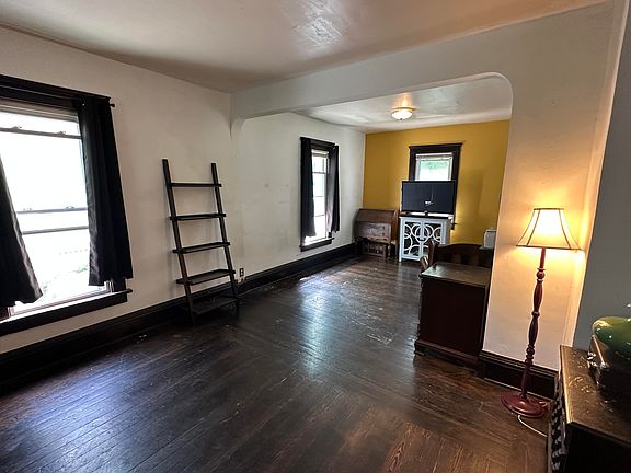 5th image of 253 McKinley Ave N