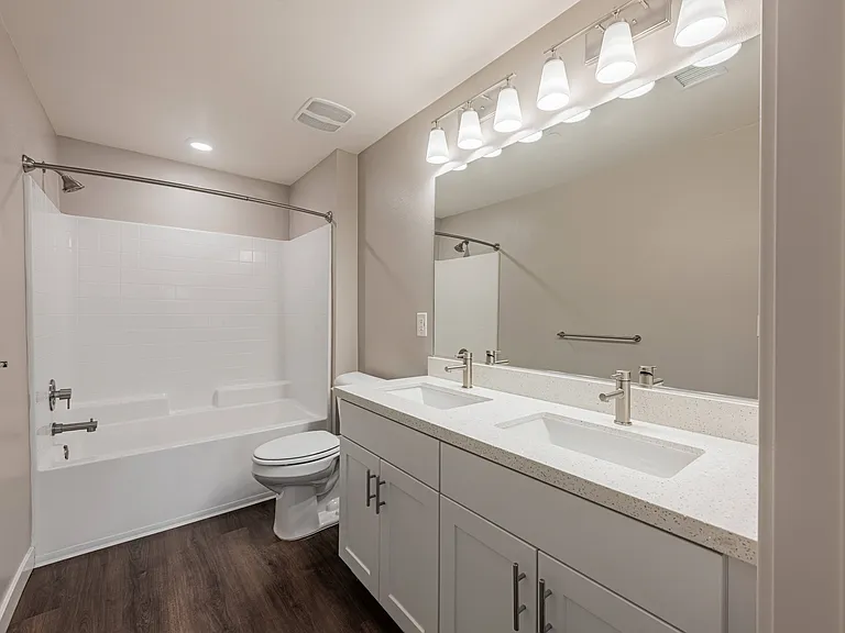 Los Alamitos Luxury Apartments — Photo 87