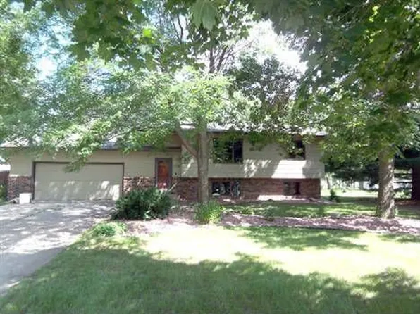 120 S Cardinal Dr, Brandon, SD 57005
