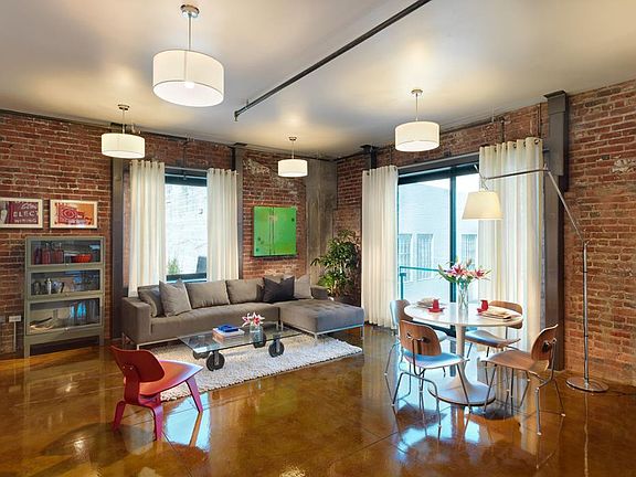 3rd image of 21 Clarence Pl #511