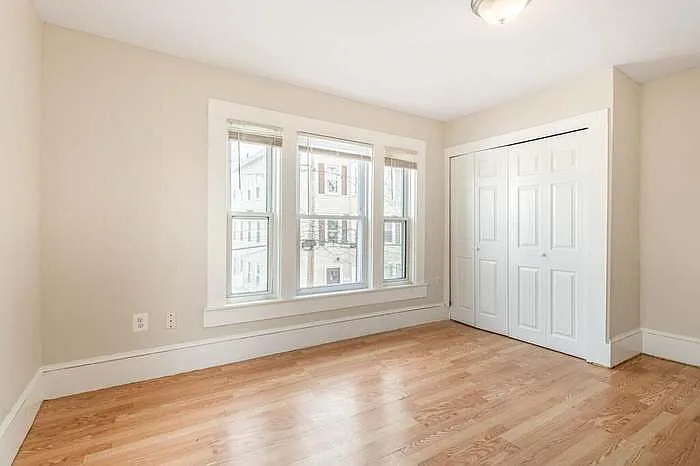 27 Astor St #2 — Photo 7