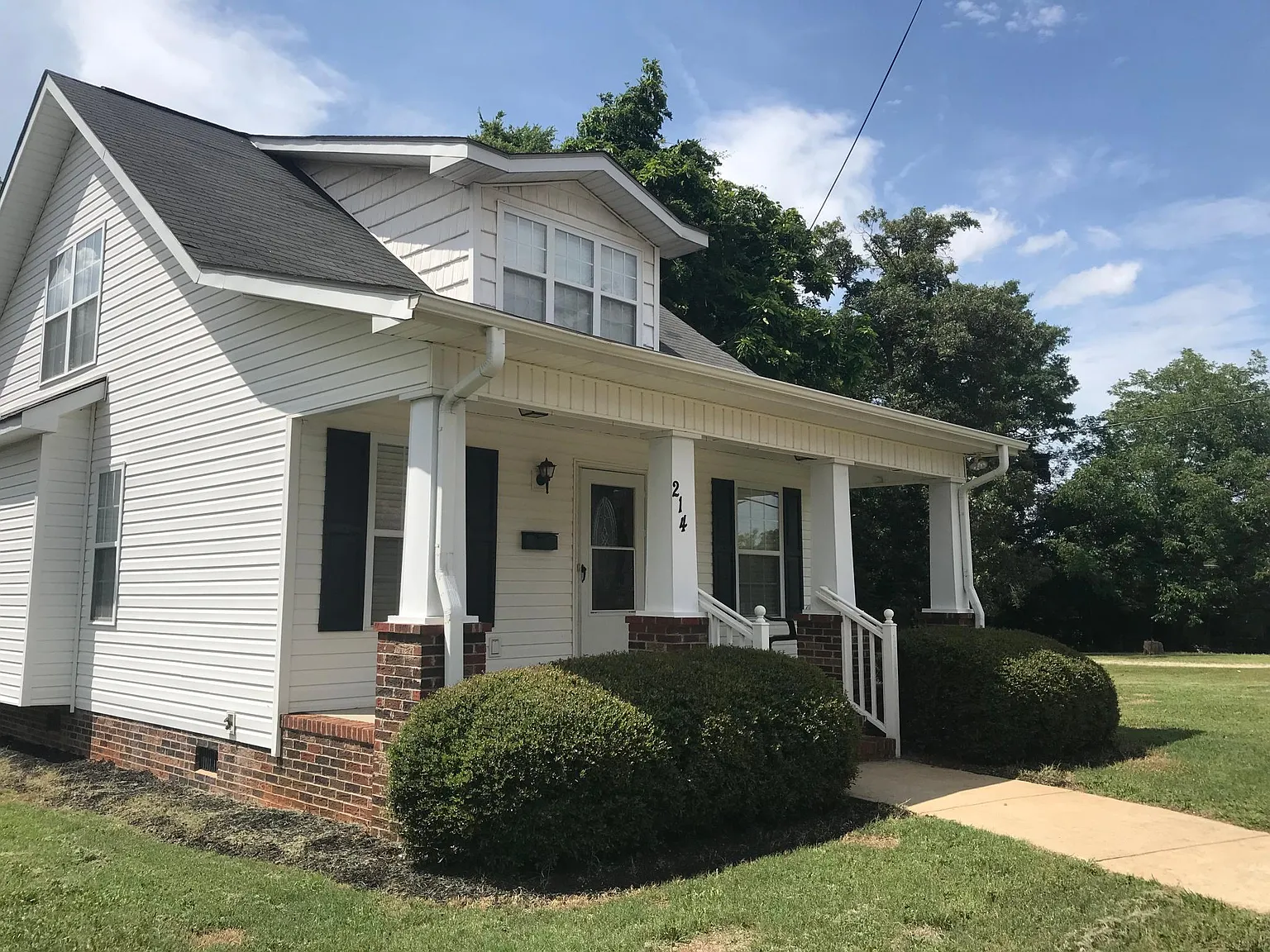 3 bed, 1269 sqft, $2,595 — Photo 3
