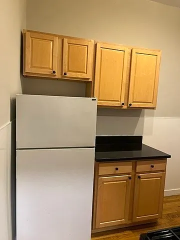 1 bed, 1.0 bath, 330 sqft, $2,195 — Photo 2
