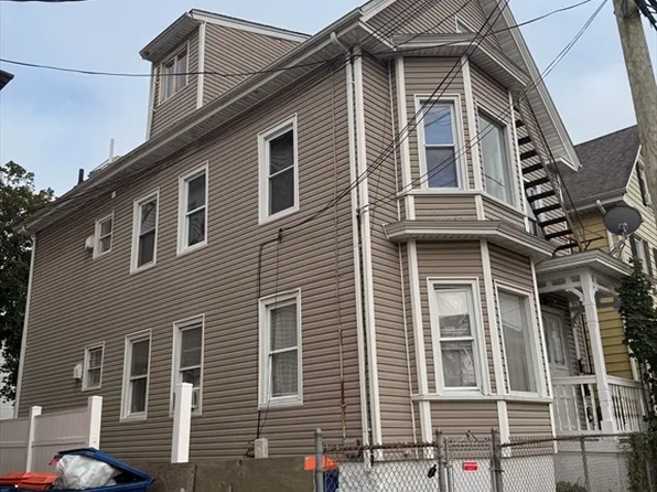160 Purchase St, New Bedford, MA 02740