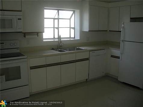 3rd image of 39 Columbia Ct