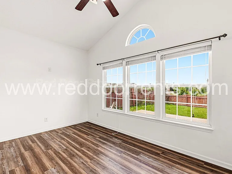 10031 Golden Dr — Photo 16