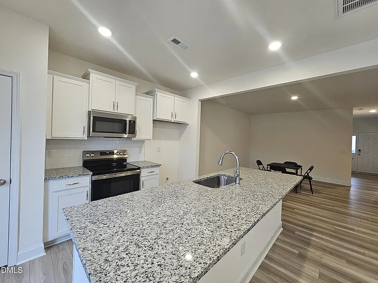 48 Bloodroot St — Photo 7