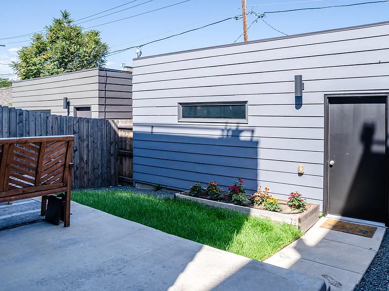 3239 Lawrence St — Photo 6