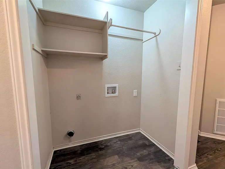 8816 Schick Rd #D — Photo 10
