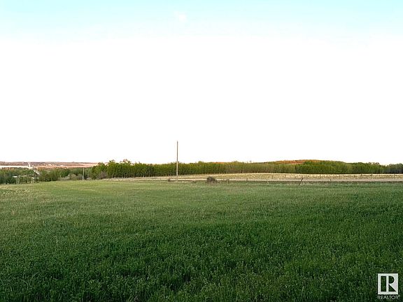 3rd image of 9326 Township Road 550