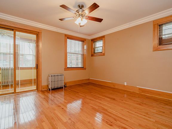 4th image of 858 Washington Blvd APT 1W