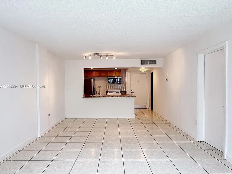 2175 NE 170th St #104 — Photo 12