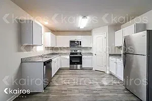 4 bed, 2.5 bath, 2009 sqft, $1,975 — Photo 2