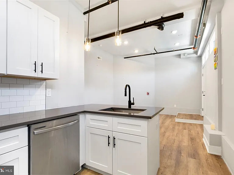 3965 Lancaster Ave #102 — Photo 4