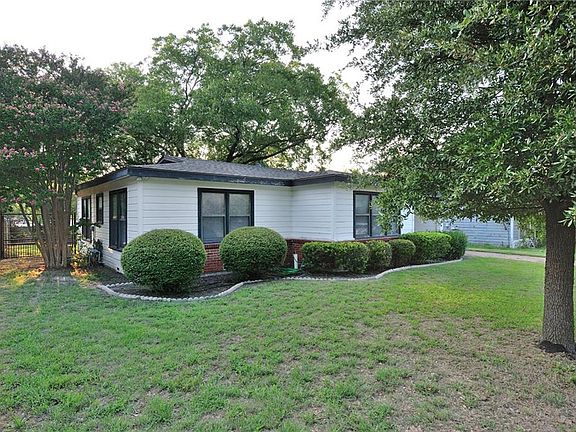 5th image of 301 N Bowie Dr