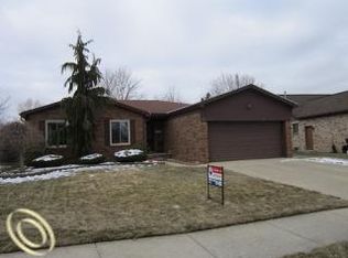 47207 Meadowbrook Dr, Macomb, MI 48044