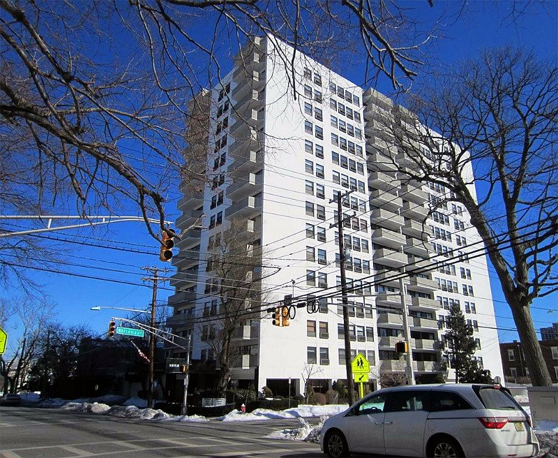 1st image of 1600 Center Ave APT 12A