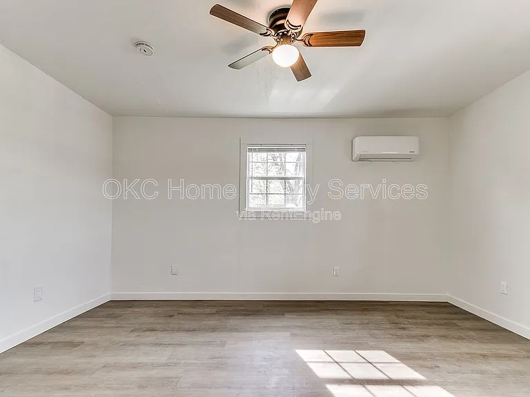 1812 W Noble Ave — Photo 17