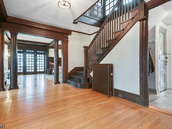 2nd image of 171 Kilburn Pl