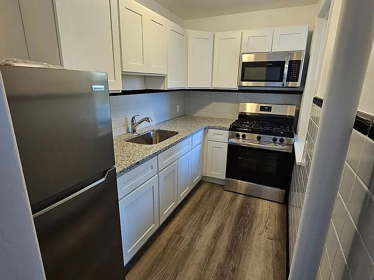 410 Linden St — Photo 5