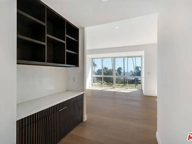 515 Ocean Ave #402S — Photo 30