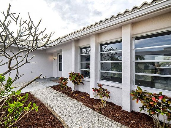2nd image of 2914 Captiva Dr
