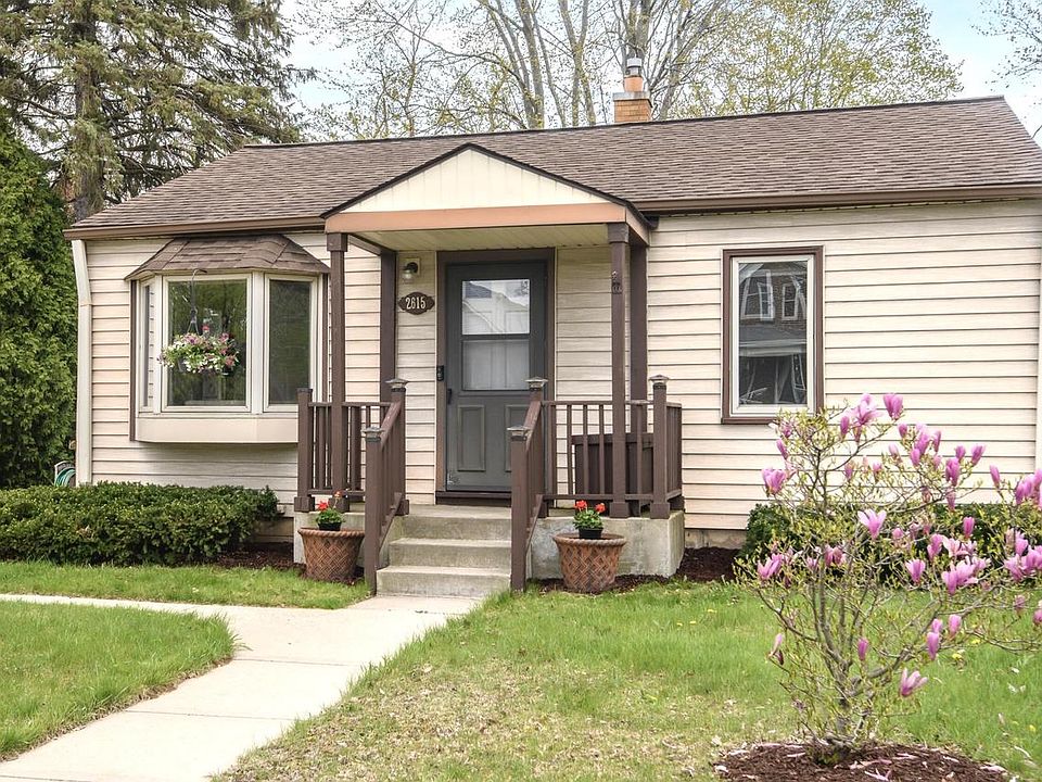 1st image of 2615 E Denton AVENUE