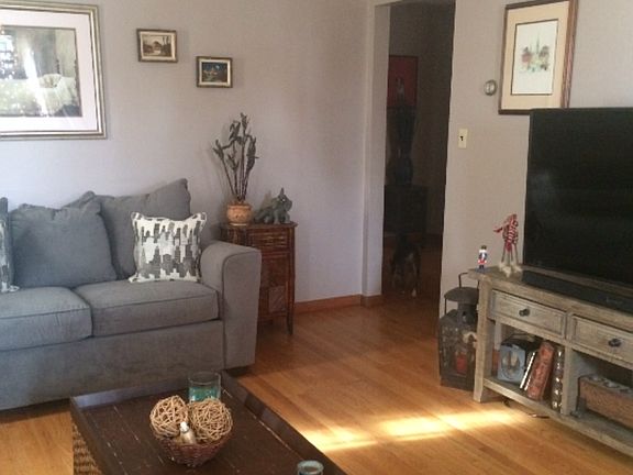 Living Room (Angle 1)