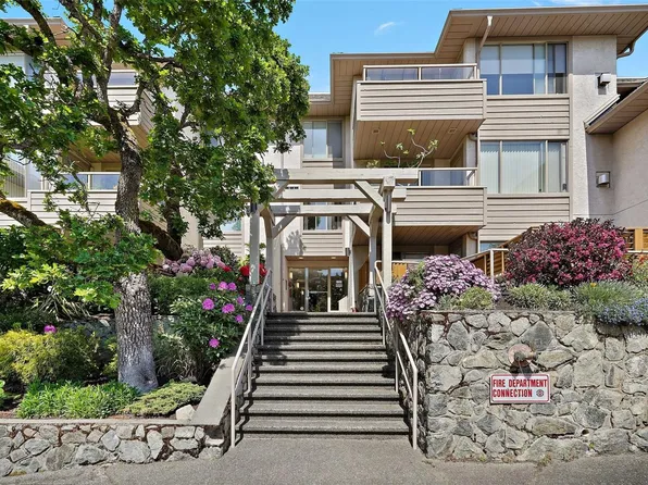 3400 Quadra St #306, Saanich, BC V8X 1G6