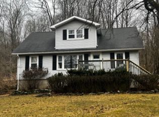15 Country Ln, Bloomingburg, NY 12721