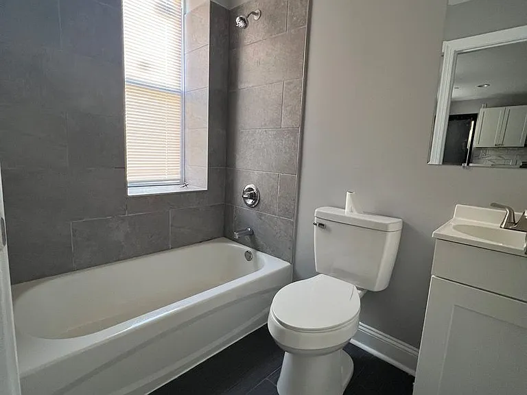 Jefferson St W 5239 — Photo 13