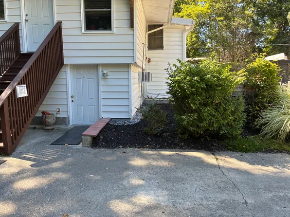142 College Ave, Poughkeepsie, NY
