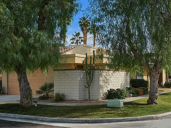 3rd image of 6733 Harwood Cir