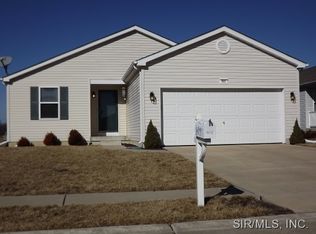 982 Koenig Dr, Godfrey, IL 62035
