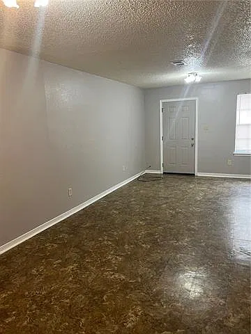2 bed, 1.5 bath, 832 sqft, $1,200 — Photo 4