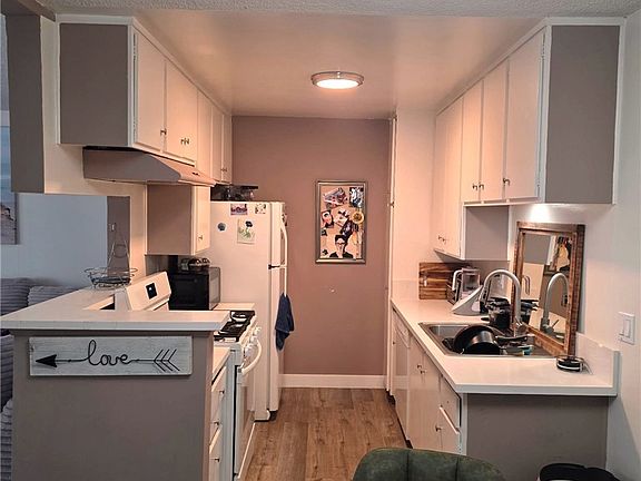 3rd image of 805 Glenway Dr Unit 205
