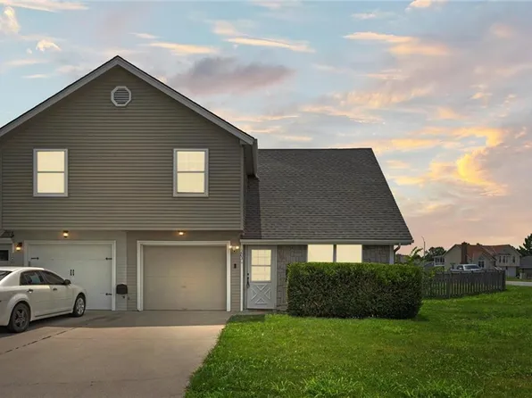 1203 SW Dean Dr, Grain Valley, MO 64029