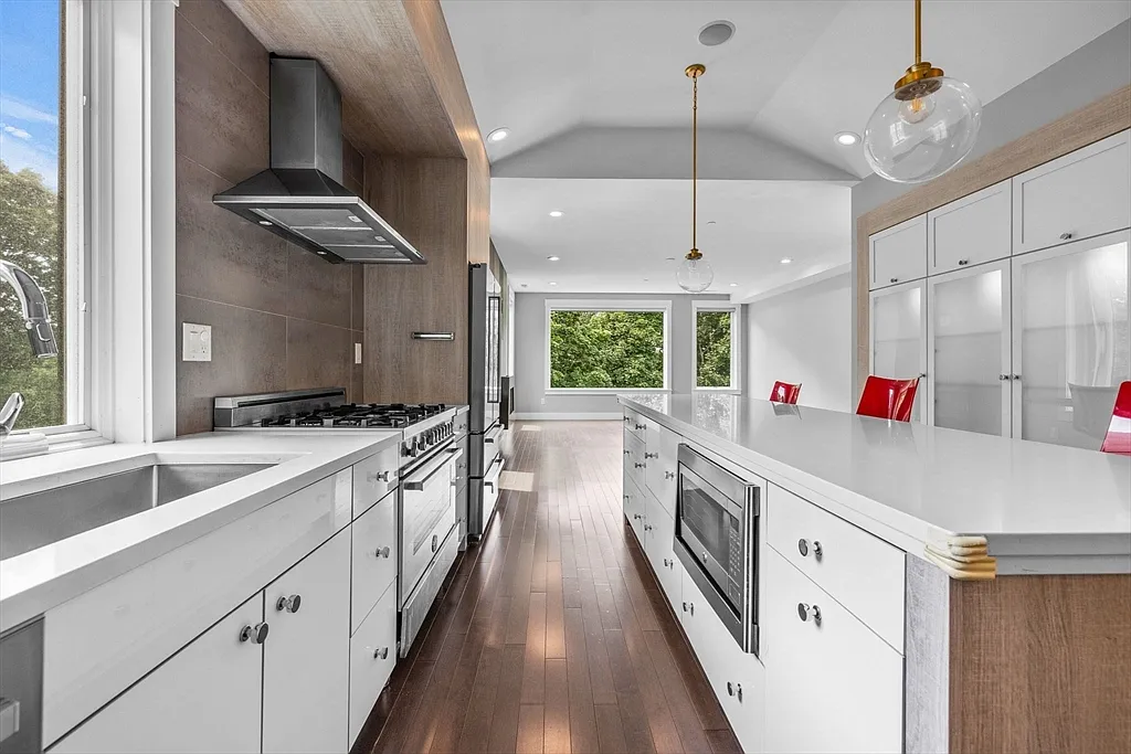 Building Photo - 202 Rawson Rd #Penthouse 3
